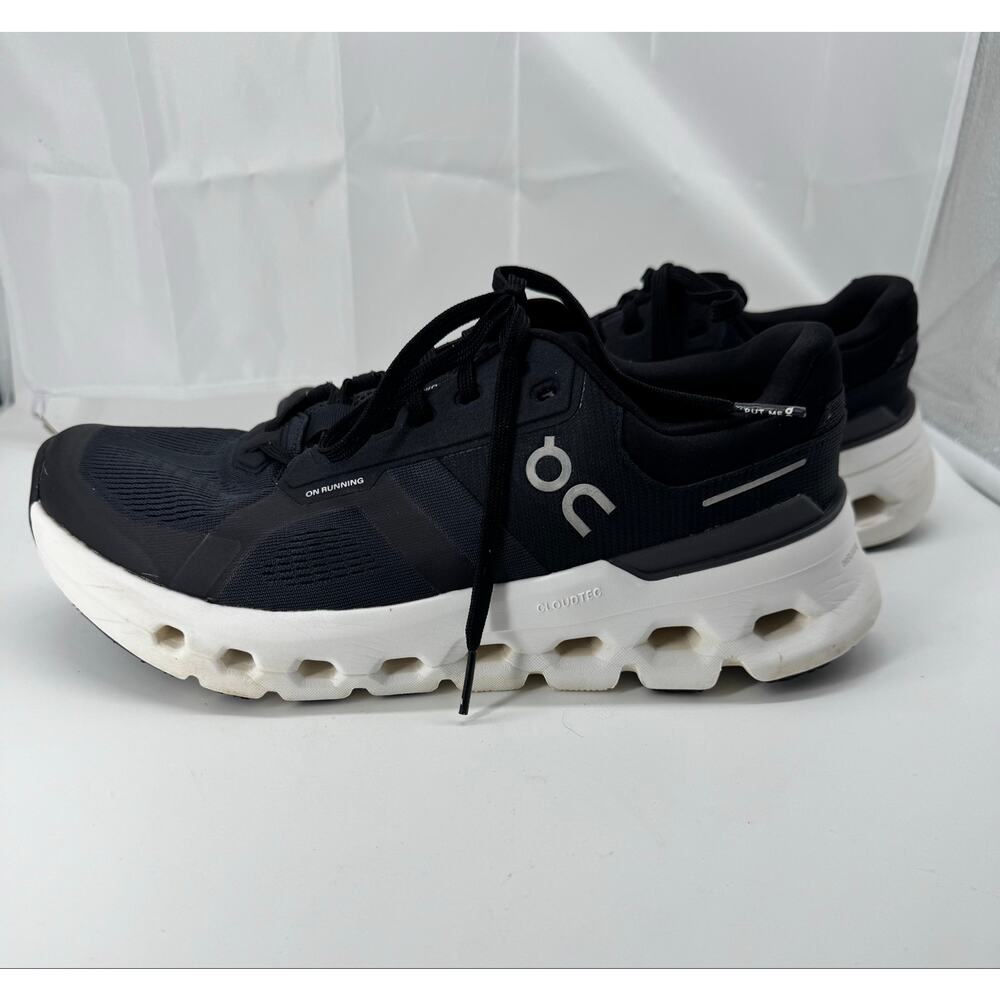 Women's On Cloud Cloudrunner 2 size 8.5